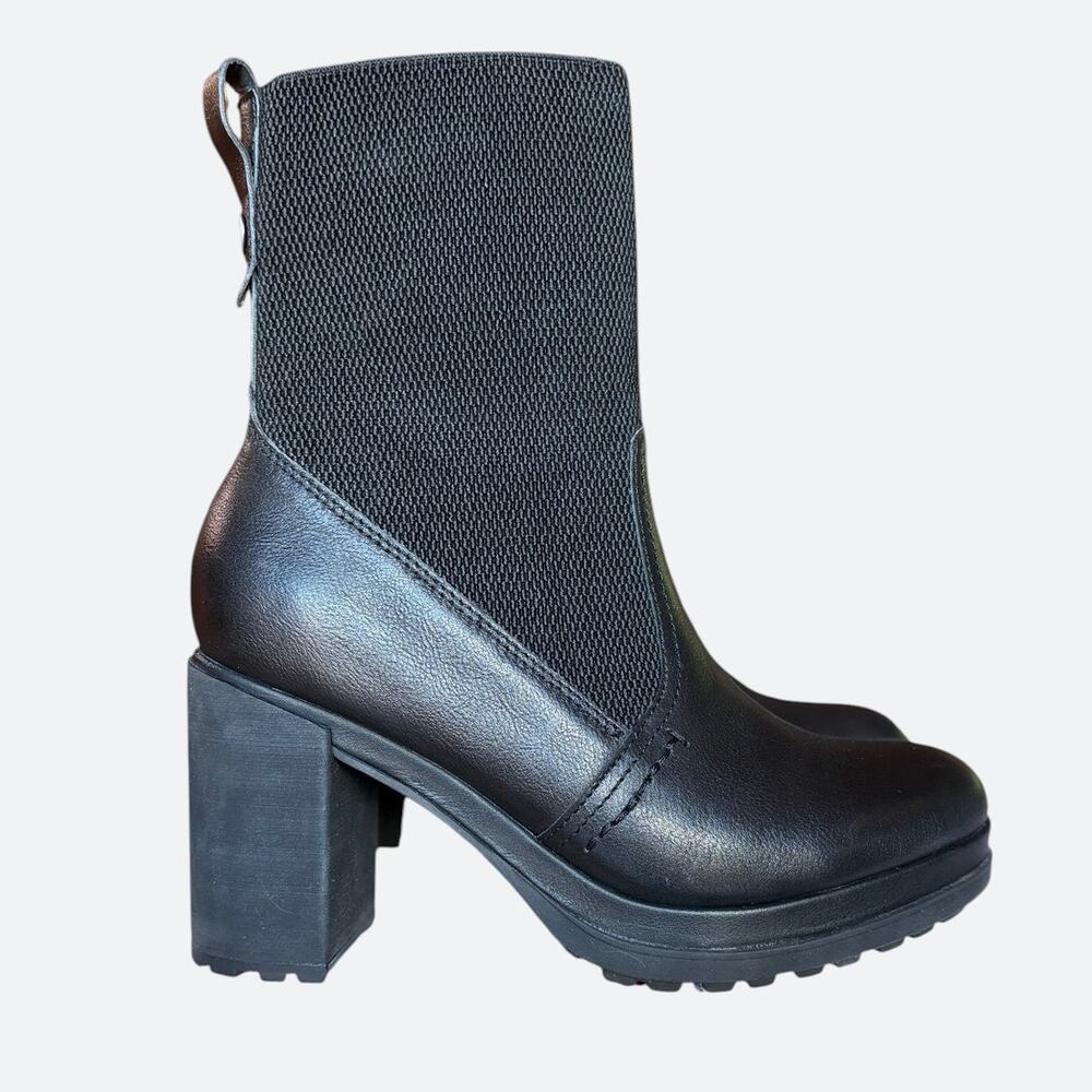 Naked Feet Black Leather and Flexi Mesh Chunky Platform Chelsea Boots size 8.5